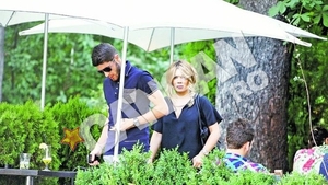 Cel mai nou cuplu din showbiz a inceput sa se afiseze. Gina are pofte, Radut i le satisface