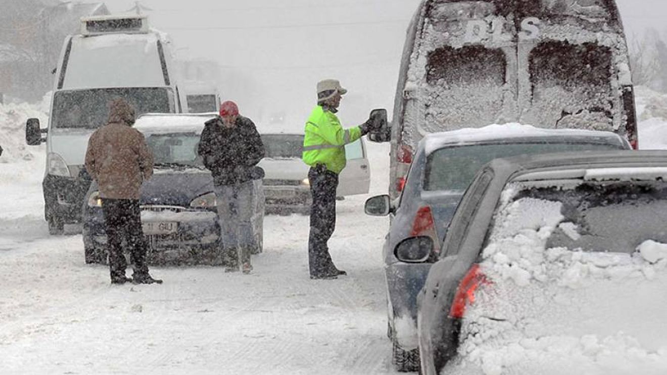 ANM a schimbat din nou prognoza! Se întoarce iarna grea. Viscol și temperaturi arctice în toată România!