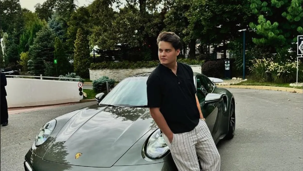 Selly și-a luat mașină de 250.000 de euro. O blondă de la Pro TV a sărit imediat să-l felicite