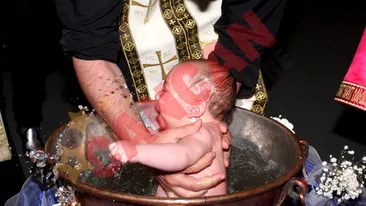 Monica Anghel si-a botezat baietelul