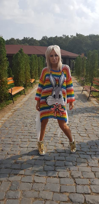 Daniela Gyorfi, fără lenjerie intimă în pat!