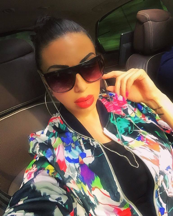 Andreea este însărcinată în cinci luni, dar nimeni nu-şi dă seama de asta