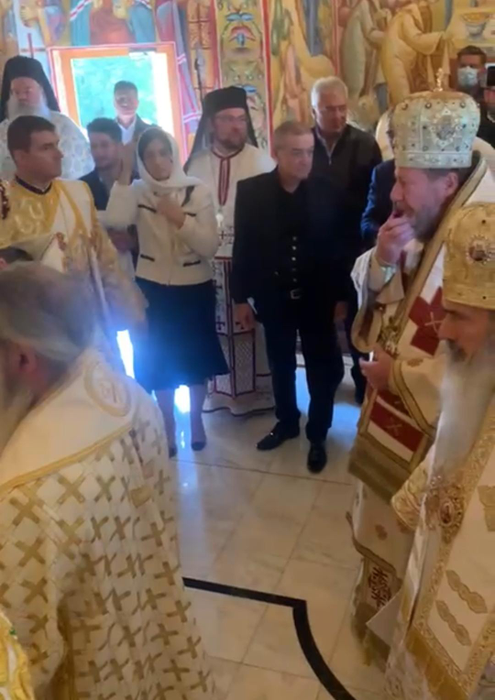 Gigi Becali a adus în România moaște de la muntele Athos!