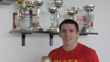 La 20 de ani a trecut de la polo la kick box! Nu a vrut sa faca performanta, dar a ajuns pe podium la un campionat mondial!