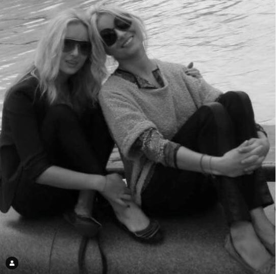 Laura Cosoi, omagii impresionante la pomana de 40 de zile a tatălui ei: “Mare dor… Te iubim, tăticule bun” | FOTO