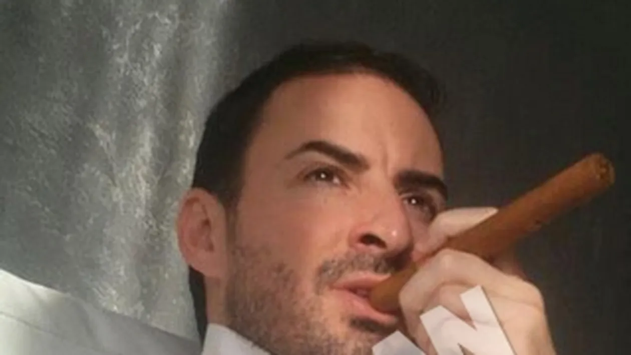 Ea ca ea, dar sa-l vedeti pe el! Sotul sexy-pedelistei arata ca un macho si se descrie, modest, in doua vorbe: Sunt perfect!