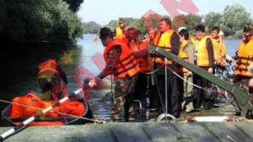 Pod plutitor la granita romano-ungara