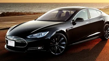 Câţi bani a plătit un american pe o maşină Tesla Model S! Vezi în ce monedă s-a făcut tranzacţia