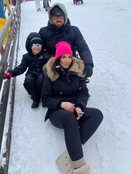 Geanina Obreja de la „Insula iubirii” și fiul ei. Sursa foto: Instagram