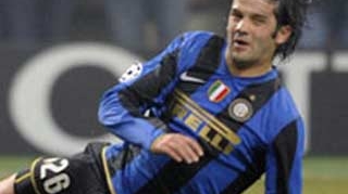 Chivu ar putea reveni pe gazon pe 27 martie