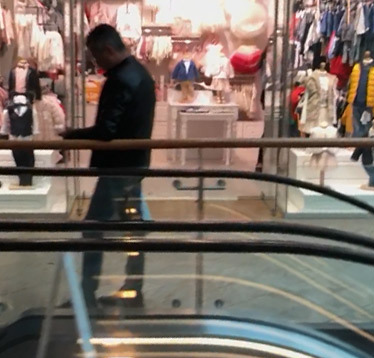 Remus Truică a făcut ”anticameră” la mall
