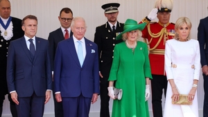 Emmanuel Macron, ignorat de soția lui înainte să ajungă la castelul Windsor. Gestul făcut de Brigitte i-a făcut pe toți să-și dea coate