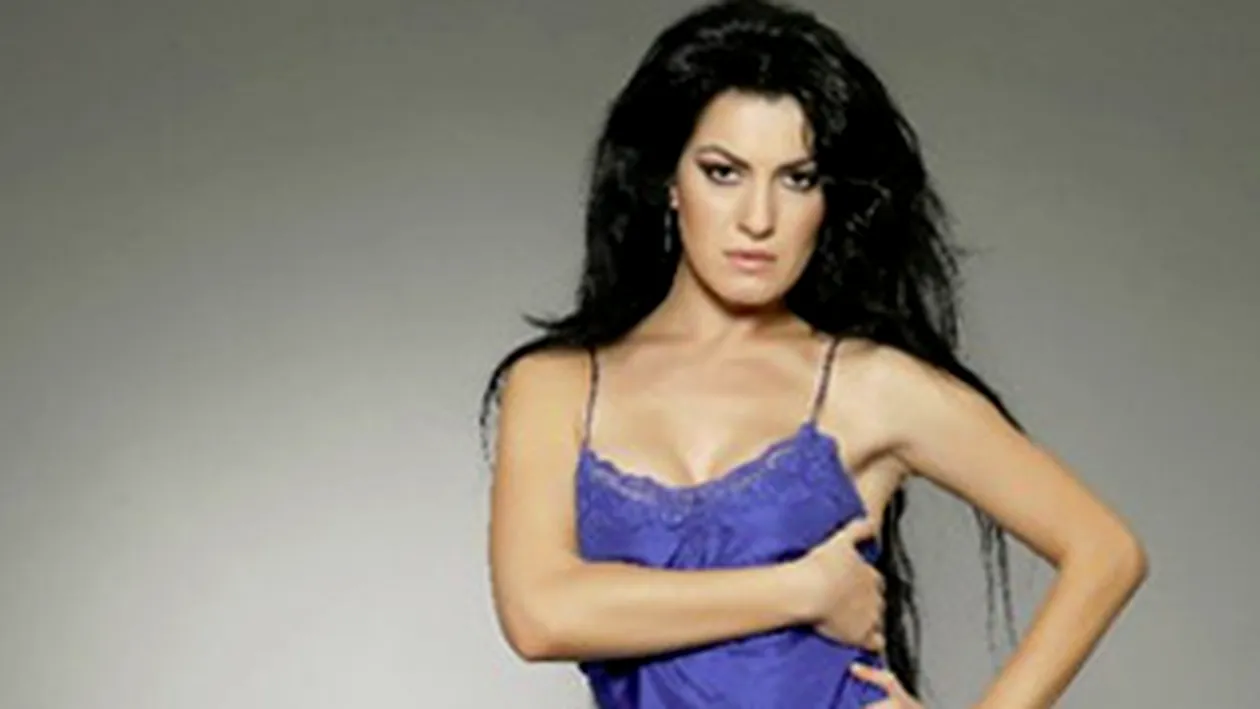 Silvia De La Vegas: I-am vazut pe Elvis, Michael Jackson, Lady GaGa!