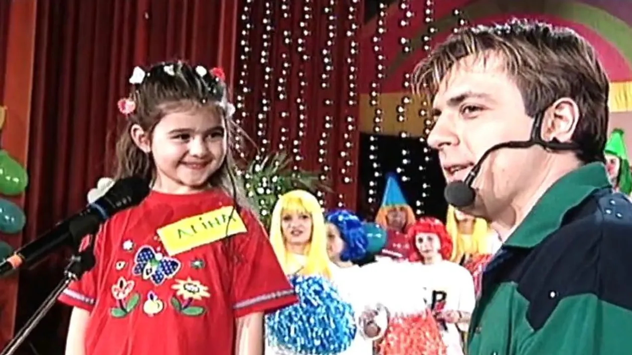 Cine e fetița care, în 1998, refuza să îi dea batista lui Horia Brenciu la televizor? Acum,  e una dintre cele mai cunoscute cântărețe de la noi