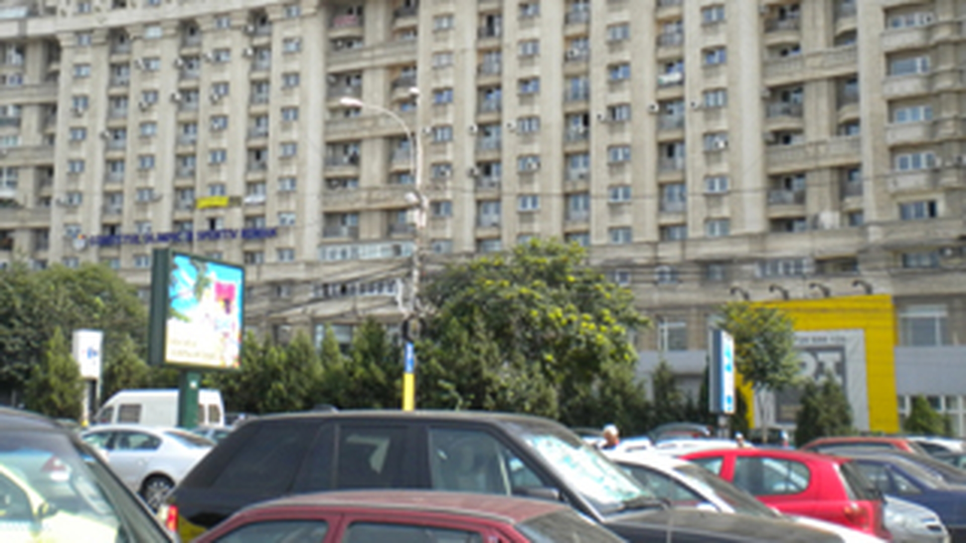 Un apartament de vanzare in fiecare bloc
