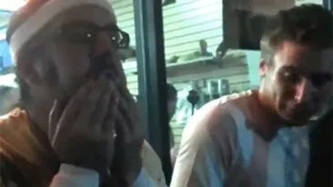 VIDEO cutremurator! Ultimele minute din viata unui participant la un concurs de mancat gandaci si viermi