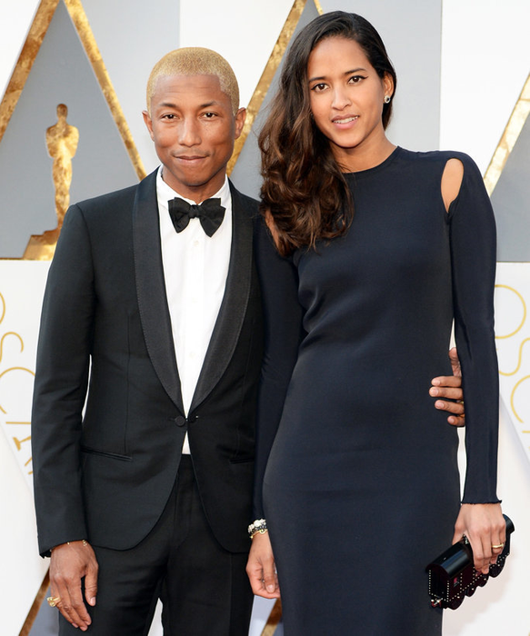 Celebrul cântăreţ american PHARELL WILLIAMS a devenit tătic de tripleţi!