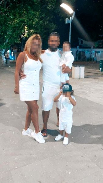 Omul de afaceri, alături de soție și doi dintre copii