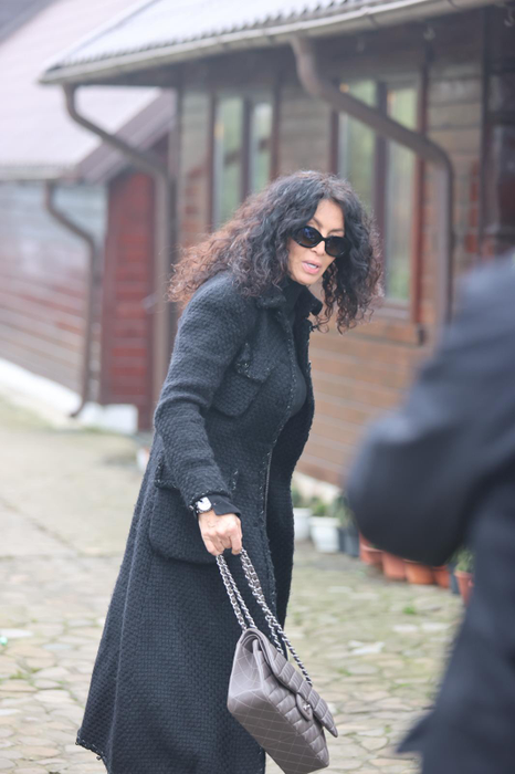 Mihaela Rădulescu, elegantă la înmormântarea mamei sale