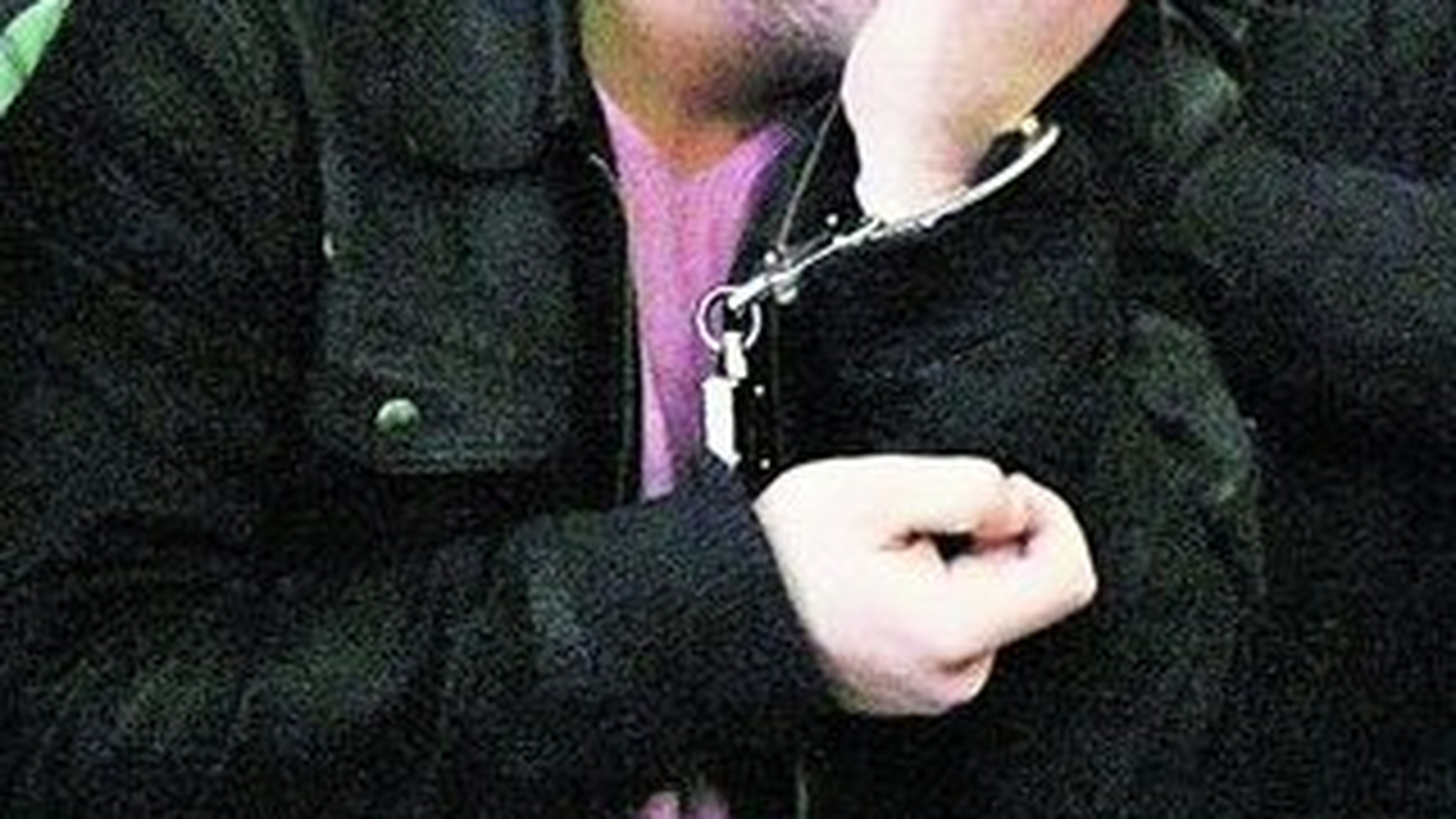 Judecatorii au ridicat o interdictie in cazul jafului de la Banca Transilvania, pentru ca mirele sa se distreze cu viitoarea cumnata. Nunta cu aprobare de la tribunal