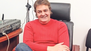 Adrian Romcescu, fiică secretă? O româncă stabilită în Italia susţine că e fiica artistului şi i-a transmis un mesaj emoţionant: ”Aş vrea doar să-l cunosc!”