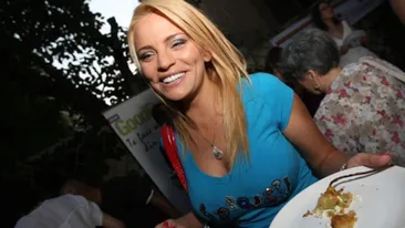 Mariana Rosca e devoratoare de barbati celebri. Dupa Irinel Columbeanu si Adi Cristea, l-a vrajit si pe Corneliu Vadim Tudor