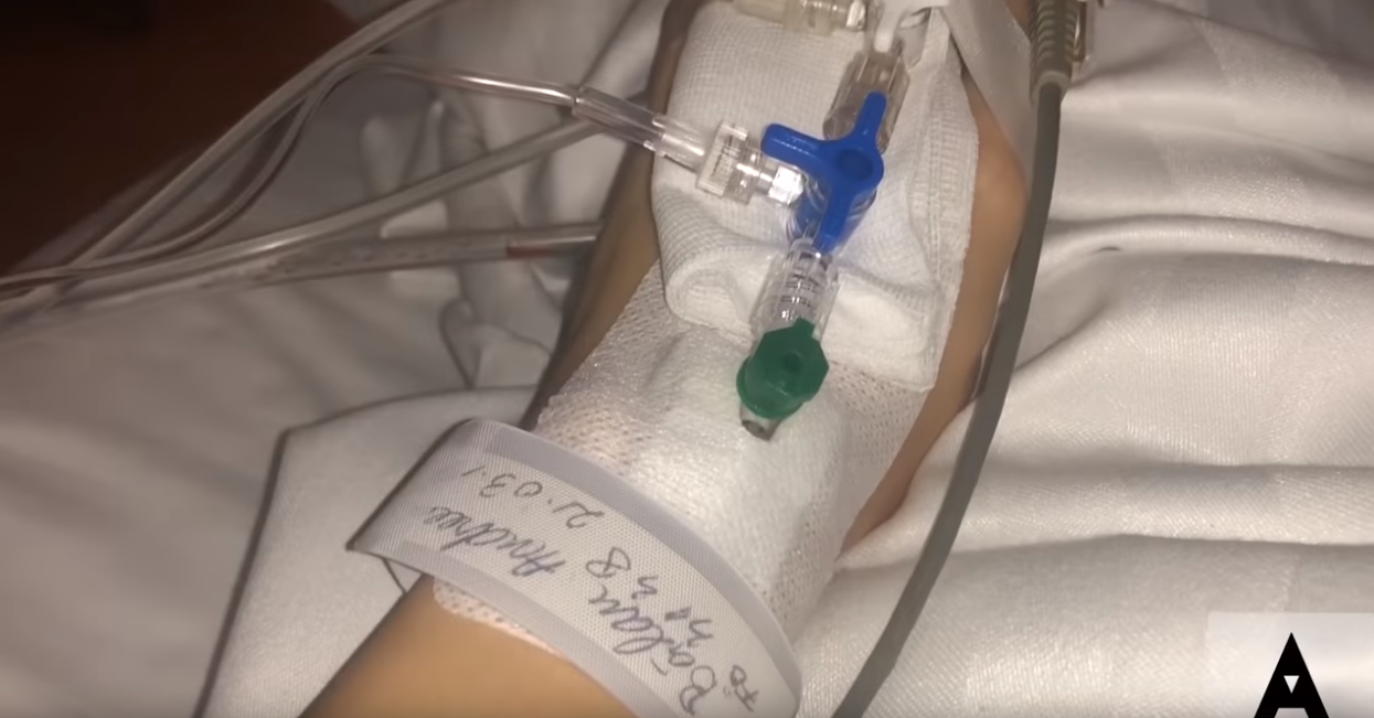 Andreea Bălan, 3 operații în 3 săptămâni, dar pericolul NU a trecut. Medicul Ovidiu Peneş: “Există tratament specific”