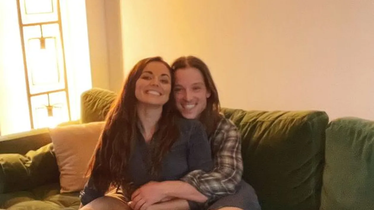 Și-au cumpărat o canapea nouă și au bulversat internauții! Iluzia otică i-a derutat pe mulți