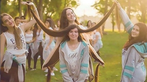 Argentinianca i-a ŞOCAT! Nu s-a mai tuns de 10 ani şi are... Ce decizie a luat adolescenta