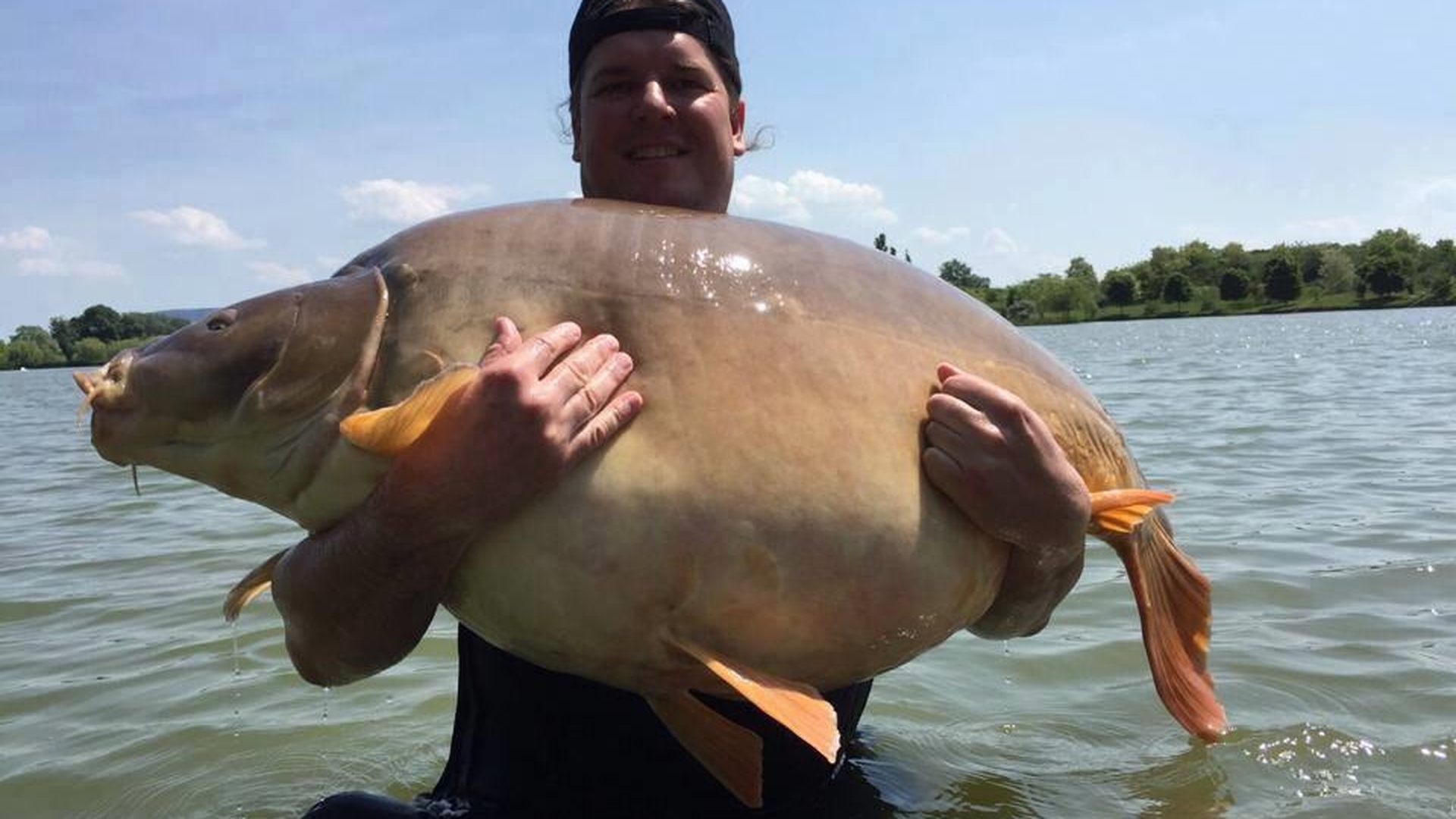 Ungurii ne bat la capitolul pescuit! Pentru a doua oara, recordul mondial a fost doborat pe un lac in Ungaria!