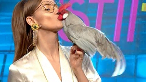 Iulia Albu dă cărțile pe față: ”Acum am doi cocoși, o găină…” Ce zice de misteriosul iubit