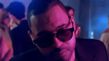 A cucerit România cu hit-ul Te pup, pa pa, însă sigur vă va da pe spate când veţi vedea ce soţie bestială are Yolo!