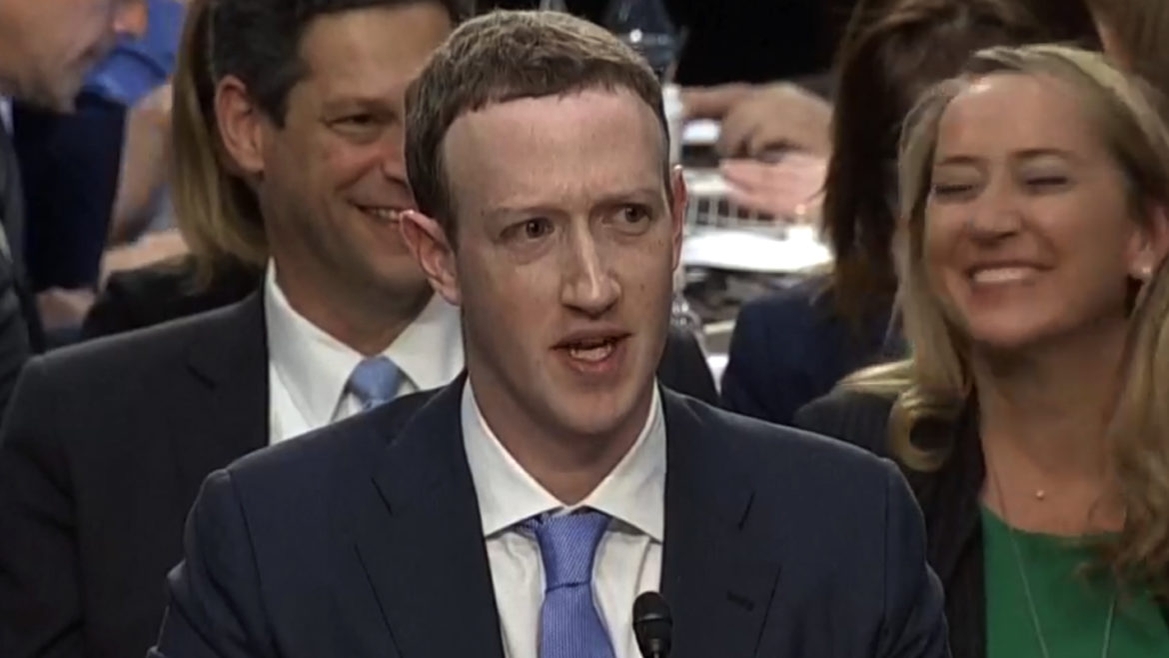 Mark Zuckerberg spune că i-au fost luate datele, în scandalul Cambridge Analytica