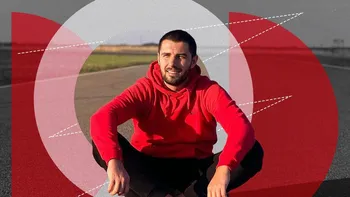 Cătălin Cazacu dezvăluie secretul unui flirt corect: „Orice aventură începe cu o privire”