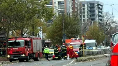Accident ciudat în București: O femeie, în stop-cardiorespirator după ce a fost rănită de un cablu de tramvai care s-a rupt