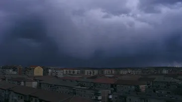 Avertizare meteo de ultimă oră! Cod galben de furtuni
