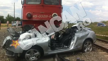 Imagini socante de la locul unde a murit Nae Niculae! Monumentul cu grila de Bentley a fost vandalizat de hotii de fier vechi!