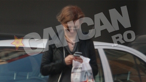 Uite ce sic se imbraca Ioana Basescu pentru un drum la farmacie! Fata presedintelui a socat cu tinuta sa!
