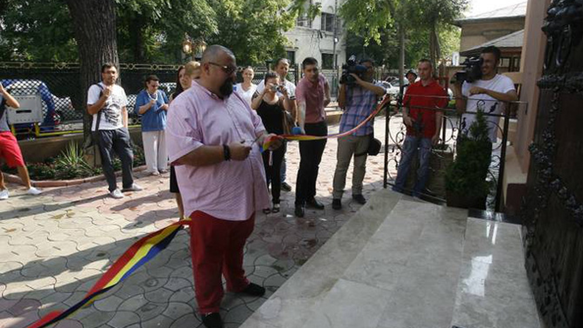 A deschis noul "Palat al tinerilor casatoriti". Primarul Piedone a inaugurat noua Casa de Casatorii a Sectorului 4