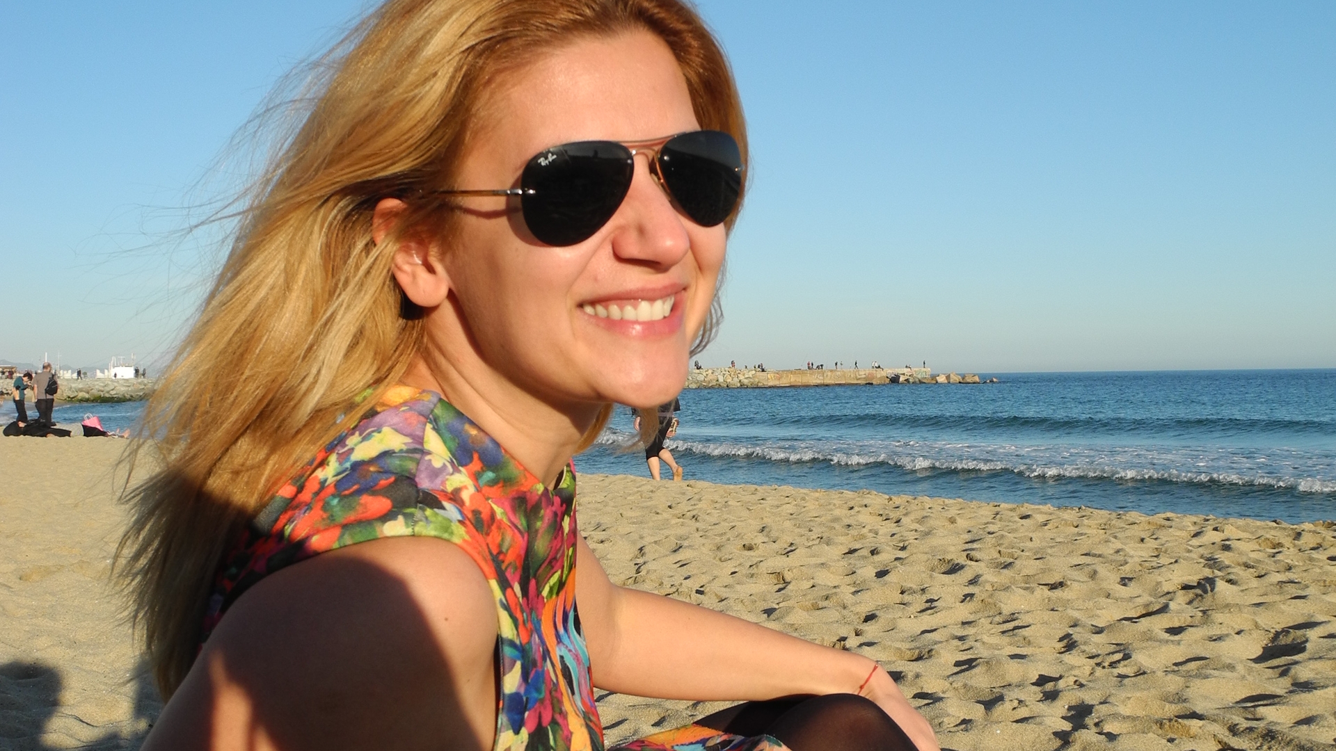 Amalia Enache a inceput anul pe plaja din Barcelona! Uite ce inedit a petrecut!