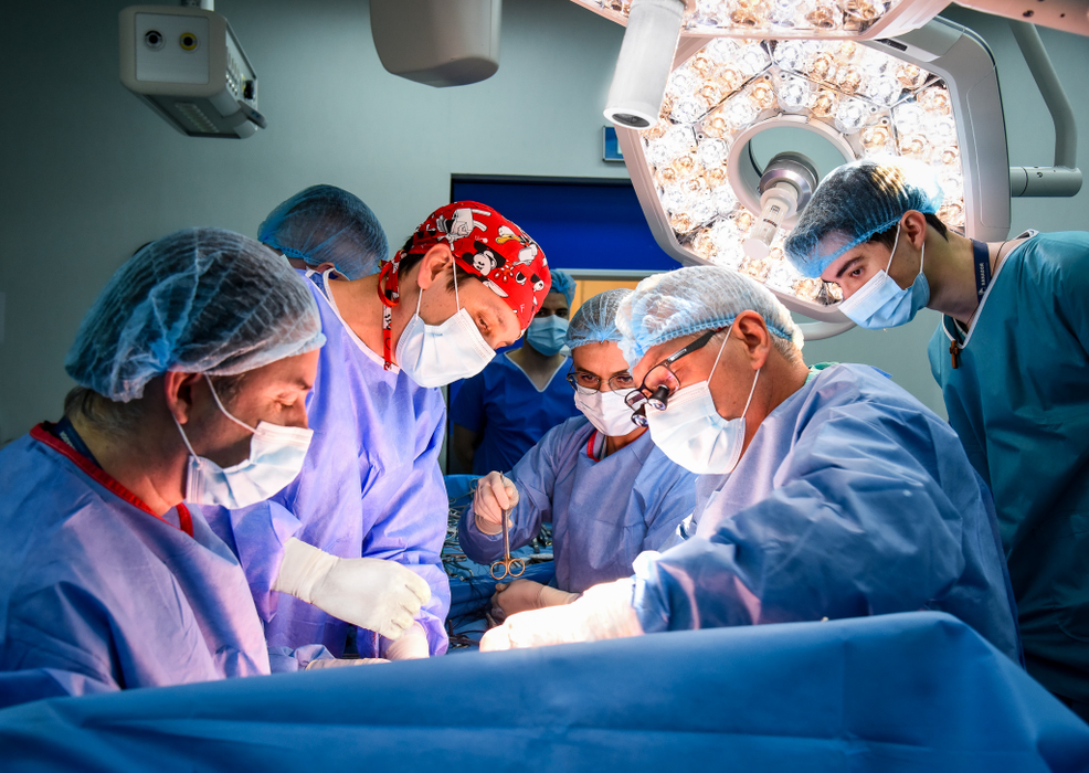Pasiunea pentru excelență în medicina privată din România SANADOR aniversează 25 de ani de la înființare