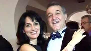 Paparazzii au FILMAT minut cu minut ce a facut sotia lui Gigi Becali! Asa il asteapta Luminita acasa