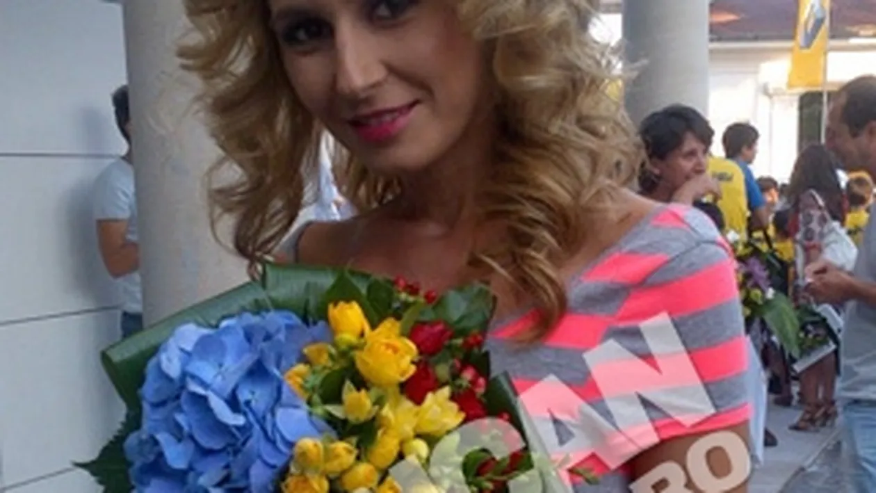 Buchetul de flori primit de Crina de la Zalomir a ajuns celebru si in CANCAN!