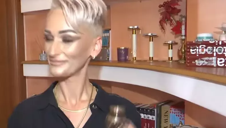 Cum arată apartamentul de 200 mp în care locuiește Regina Întunericului? Imagini rare din casa Gabrielei Lucuțar