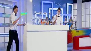 Valentin Luca de la "Romanii au talent" divulga secretul reusitei sale: "Am luat niste sticle din sticla si le infasuram in banda sa se sparga mai greu"
