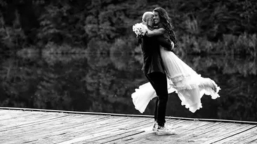 Chiar e o surpriză! Cine sunt nașii lui Cătălin Bordea și ai soției sale, Livia. Gestul neașteptat făcut de comediant în fața preotului