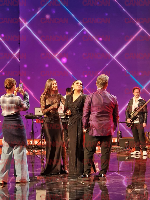 Raluka, Andra și Pavel Bartoș la filmările pentru show-ul dintre ani