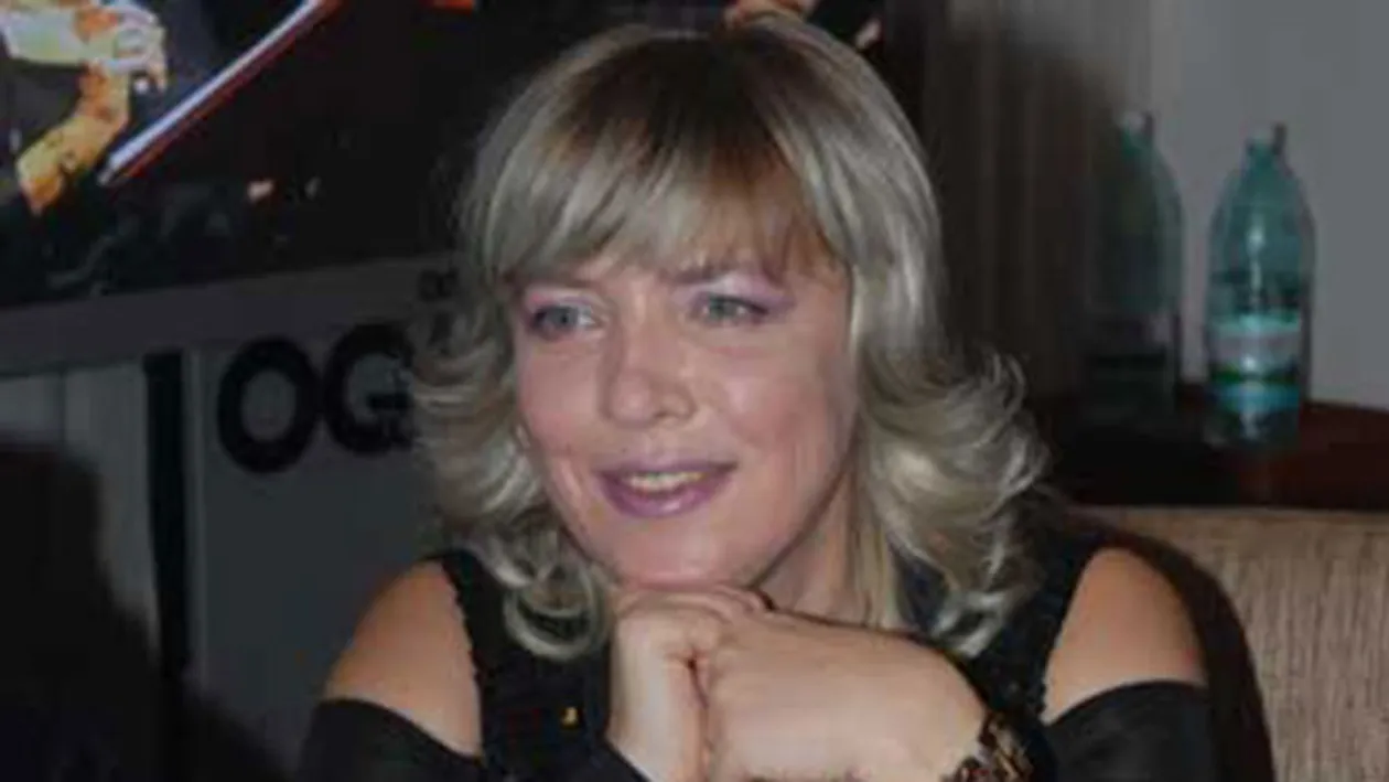 Silvia Dumitrescu a renuntat la haine la 54 de ani! Vezi cum arata artista in costum de baie!