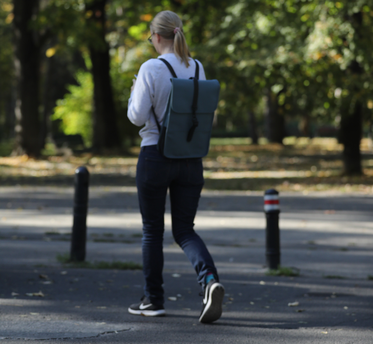 Ieva Govadaite, soţia boss-ului PRO TV, la o plimbare relaxantă în parc