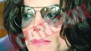Vrea 44 milioane $ de la Michael Jackson